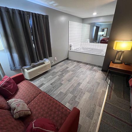 American Inn And Suites Ionia エクステリア 写真