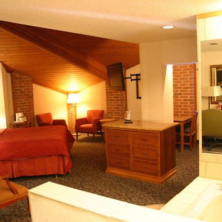 American Inn And Suites Ionia エクステリア 写真