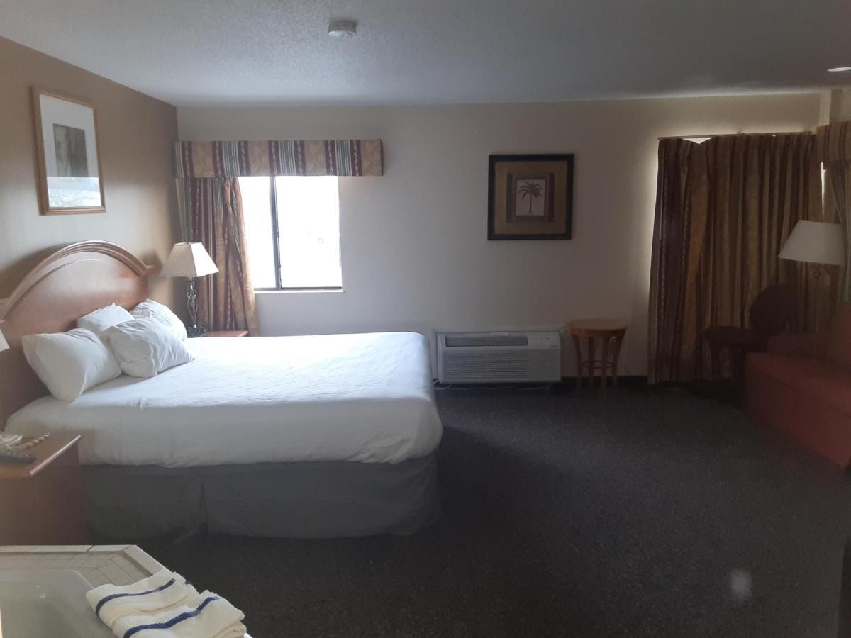 American Inn And Suites Ionia エクステリア 写真